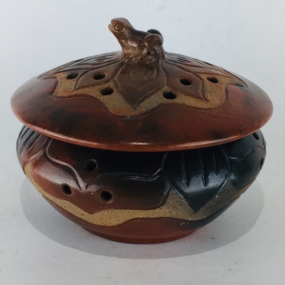 Sasak Pottery Bowl Pot Vessel Of Life - Indonesia - Picture 4 of 10